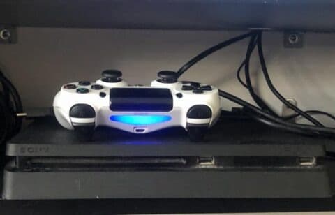 fully charged ps4 controller