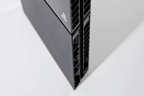 ps4 in vertical position